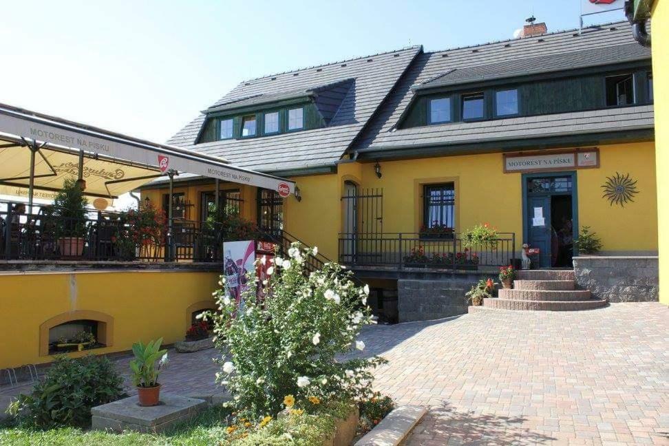 Penzion/Motorest Na Pisku Čáslav Екстериор снимка